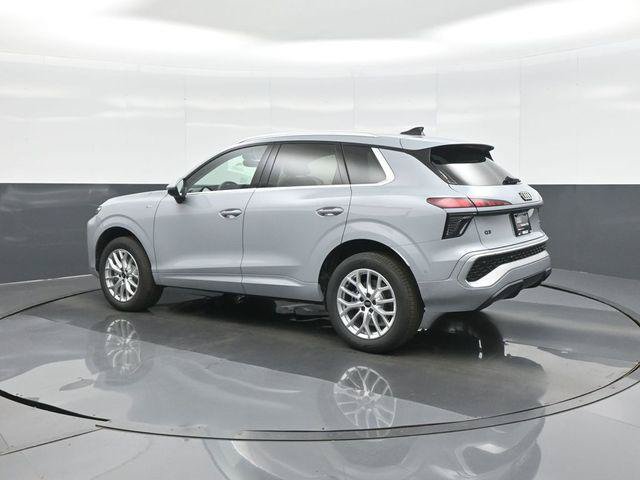 Used 2026 Audi Q3 quattro 2.0T w/ Driver Assistance Package AWD/4WD image 5