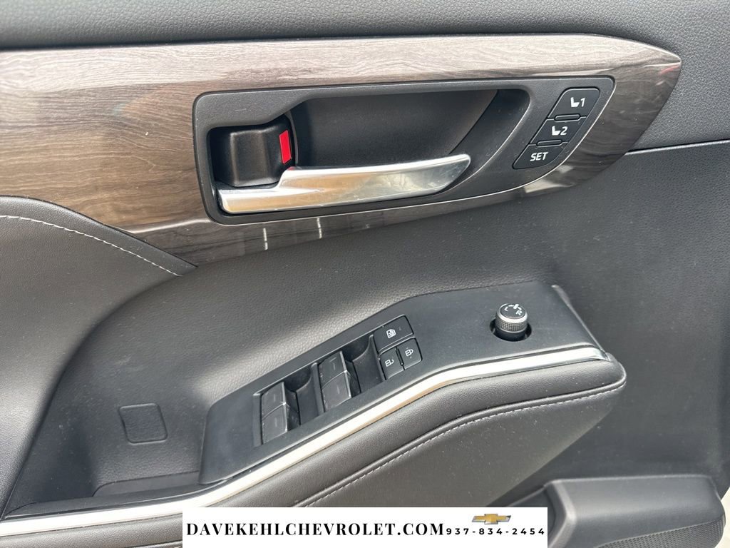 Used 2020 Toyota Highlander Limited image 10