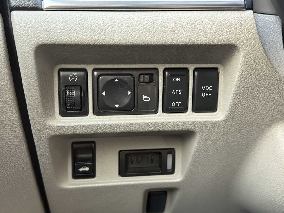 Used 2008 INFINITI M35 x w/ Technology Pkg image 24