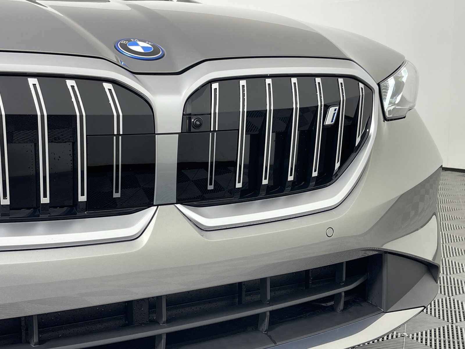 New 2024 BMW i5 eDrive40i w/ Premium Package image 9