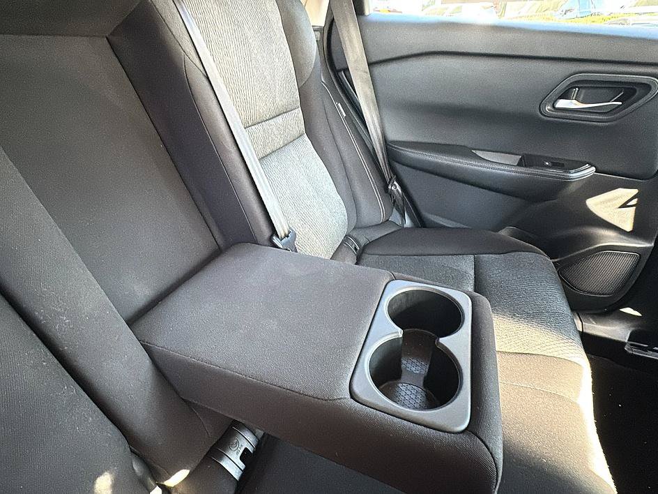 Certified 2025 Nissan Rogue SV FWD image 37
