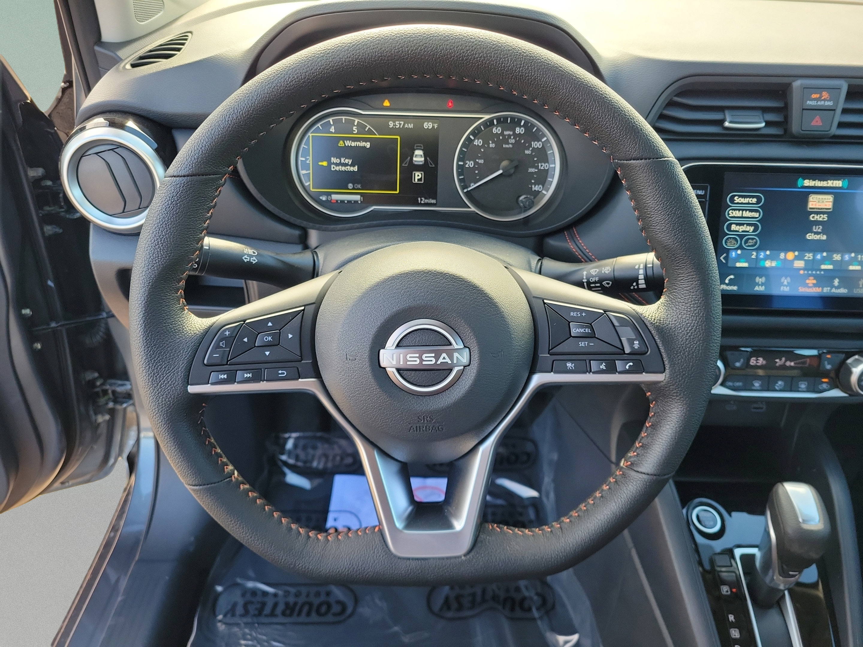 New 2025 Nissan Versa SR w/ Trunk Package FWD image 20