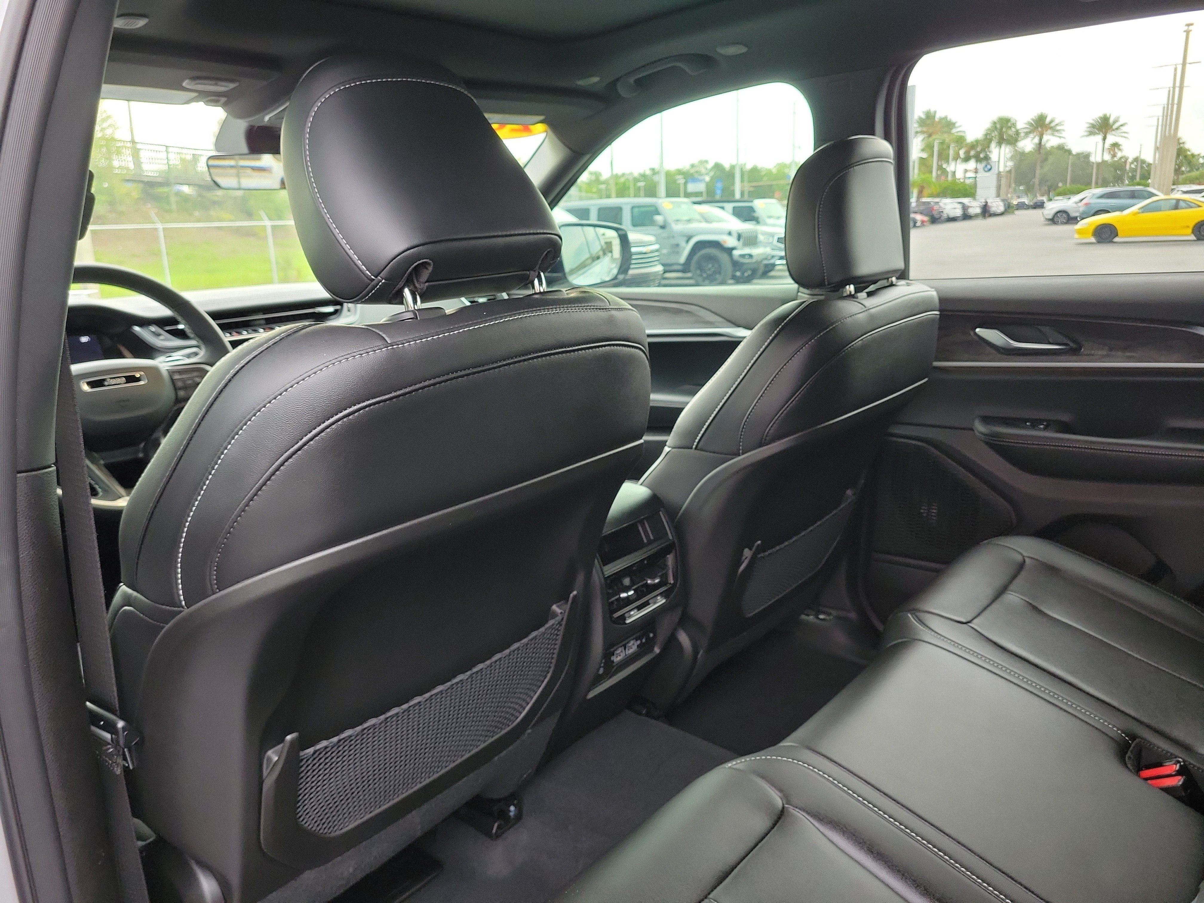 Used 2025 Jeep Grand Cherokee Limited RWD image 12