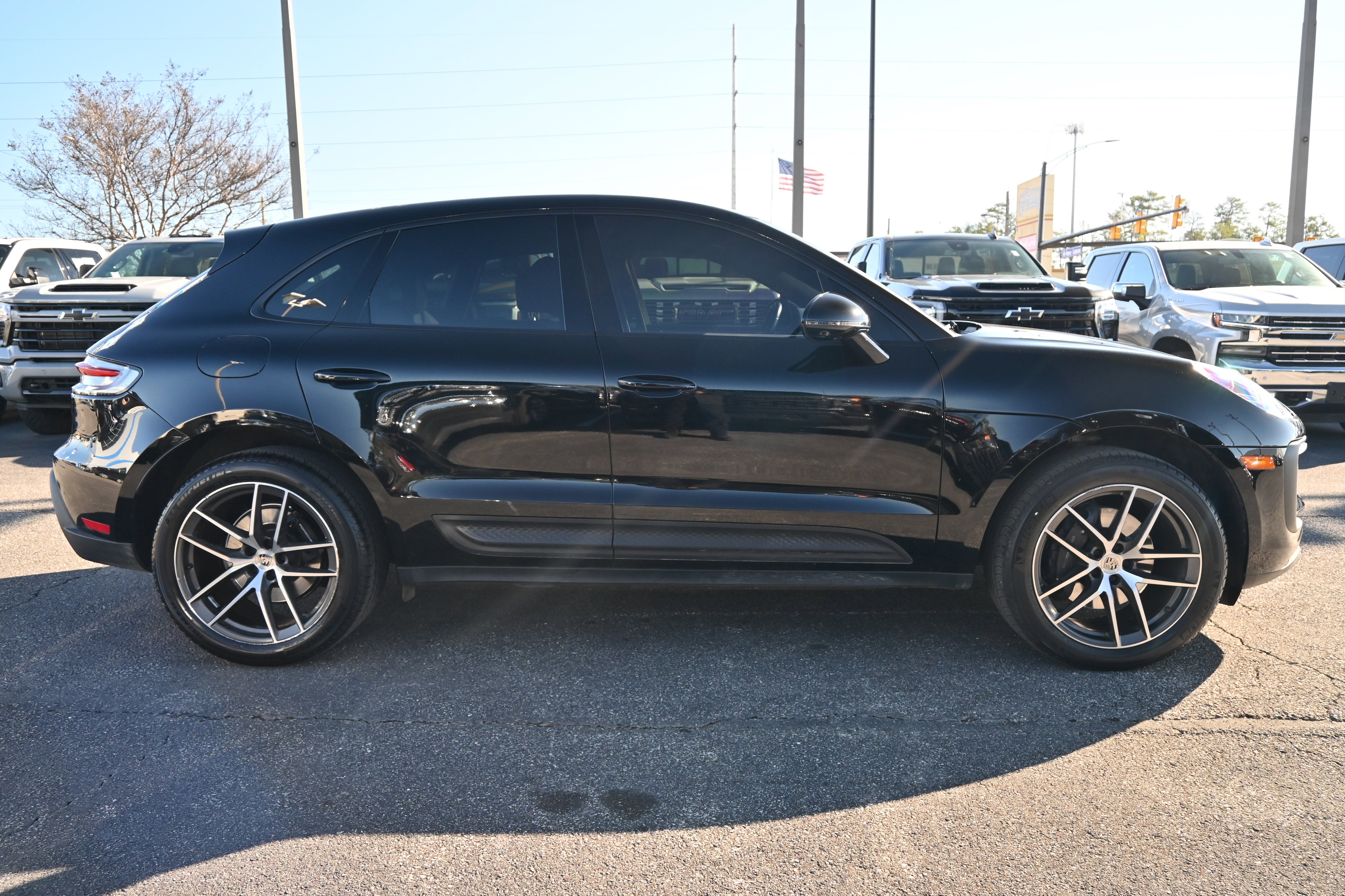 Used 2023 Porsche Macan image 12
