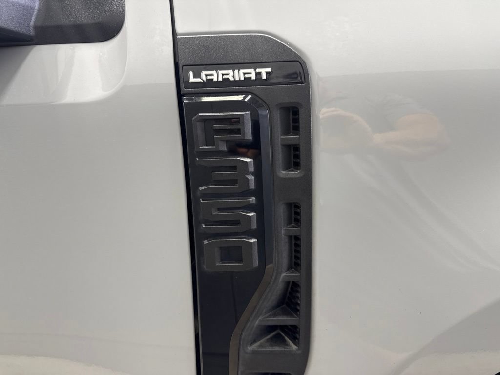 Used 2025 Ford F350 Lariat w/ Lariat Ultimate Package AWD/4WD image 16