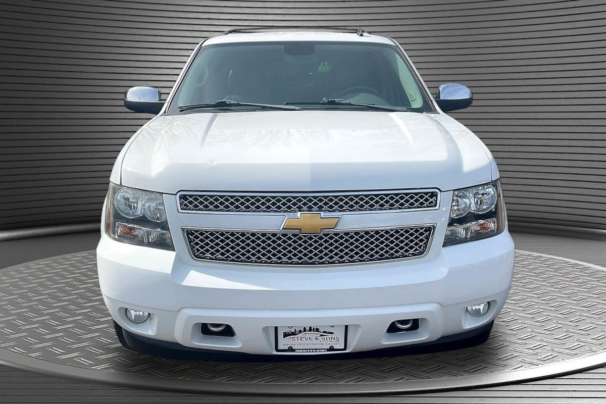 Used 2011 Chevrolet Tahoe LTZ AWD/4WD image 2