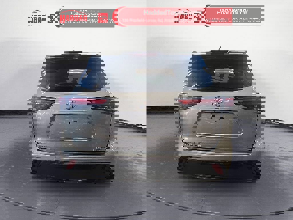 Used 2021 Toyota Highlander Limited image 4