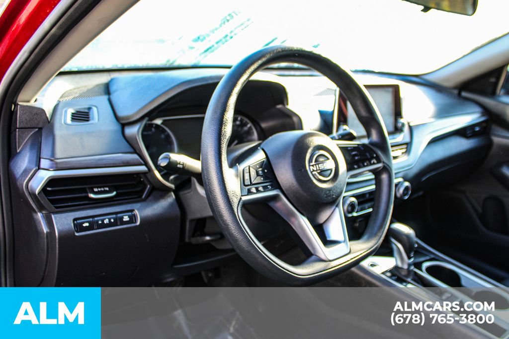 Used 2024 Nissan Altima 2.5 SV FWD image 30