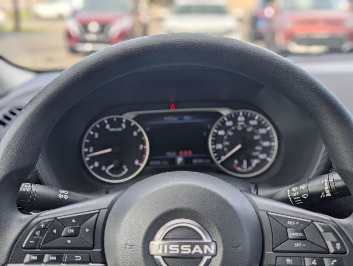 Used 2024 Nissan Sentra SV FWD image 22