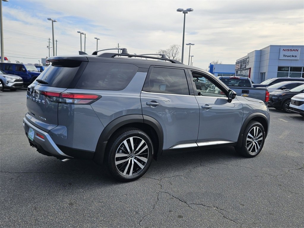 New 2025 Nissan Pathfinder Platinum image 13