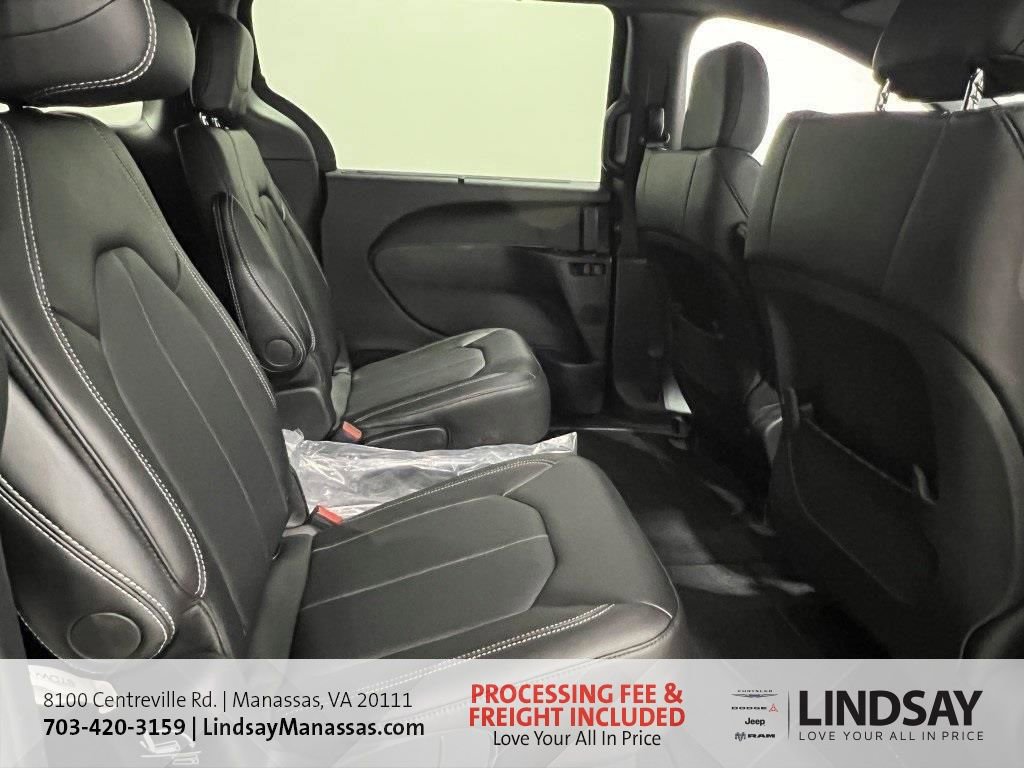 New 2026 Chrysler Voyager LX image 30