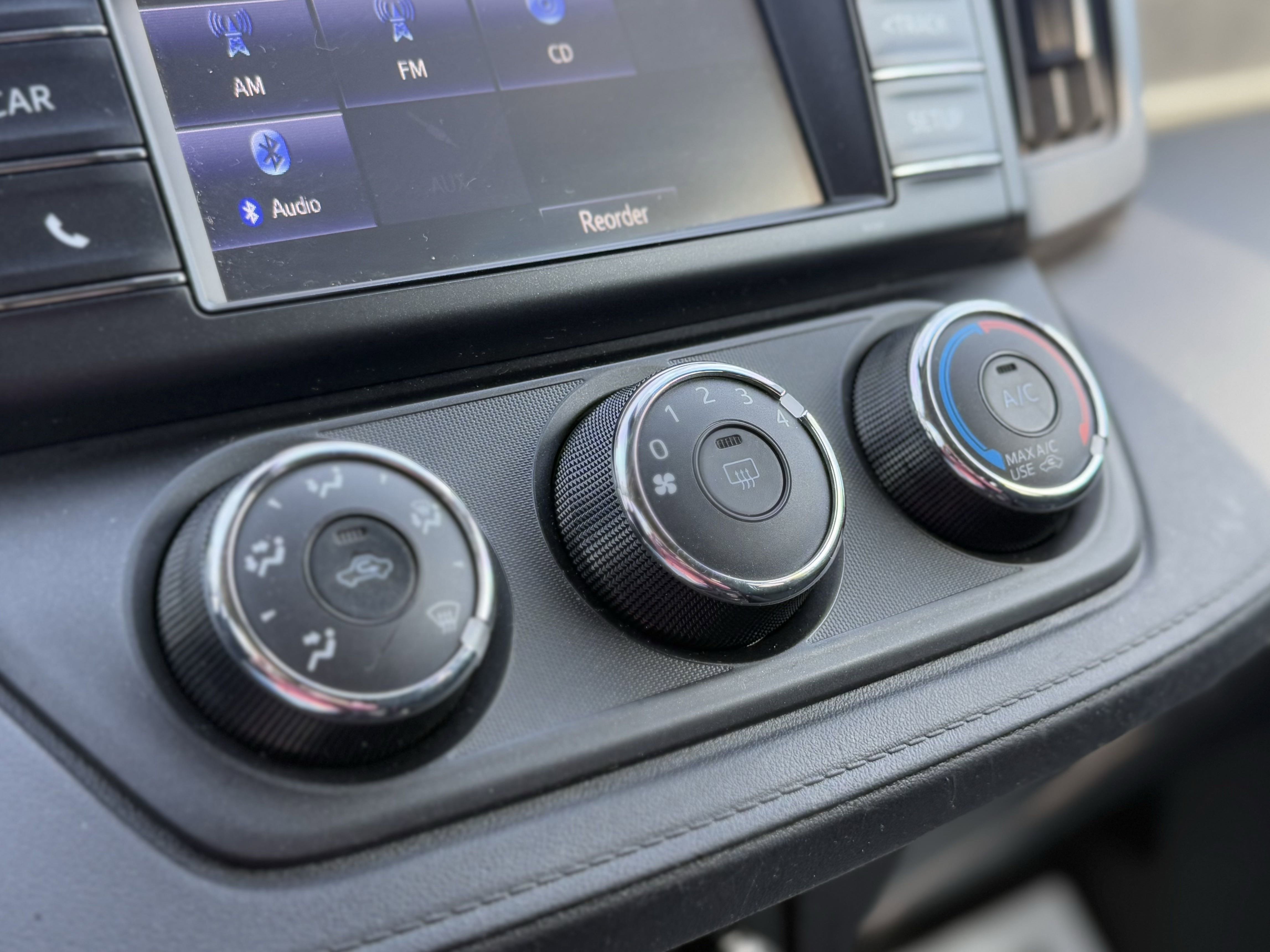 Used 2018 Toyota RAV4 LE image 18