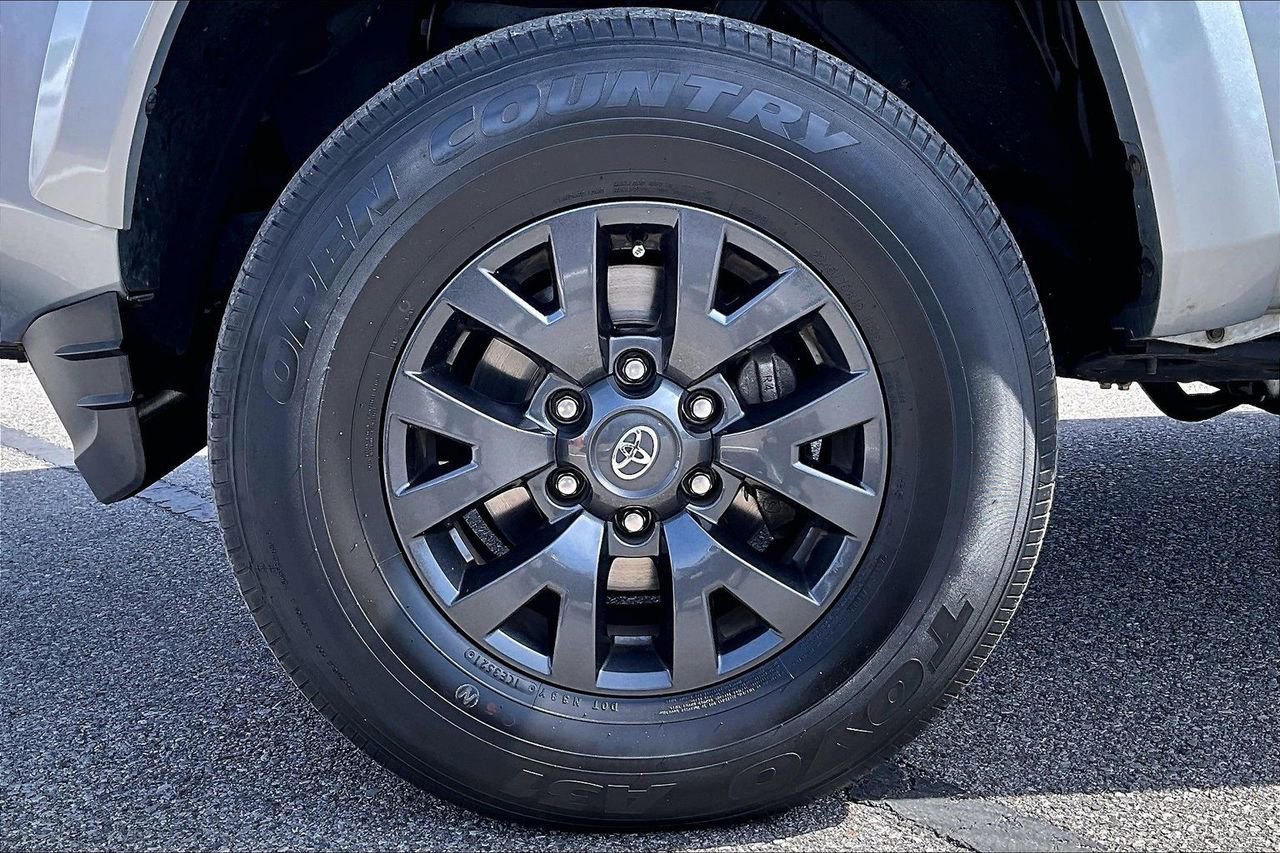 Used 2022 Toyota Tacoma SR5 image 35