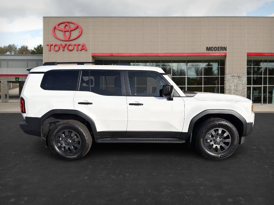 Certified 2024 Toyota Land Cruiser Base image 4