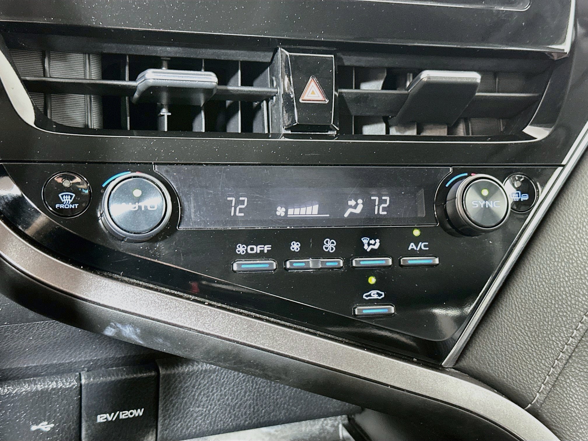 Used 2024 Toyota Camry SE FWD image 15