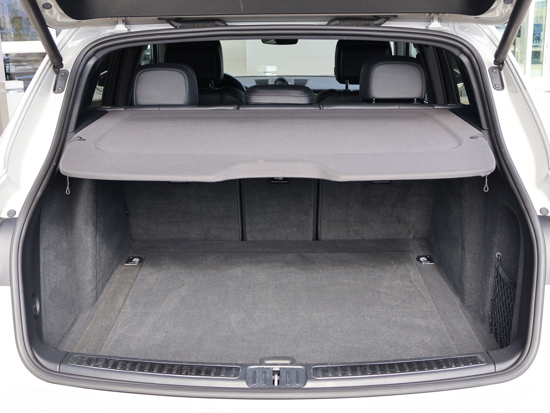 Used 2023 Porsche Macan AWD/4WD image 30