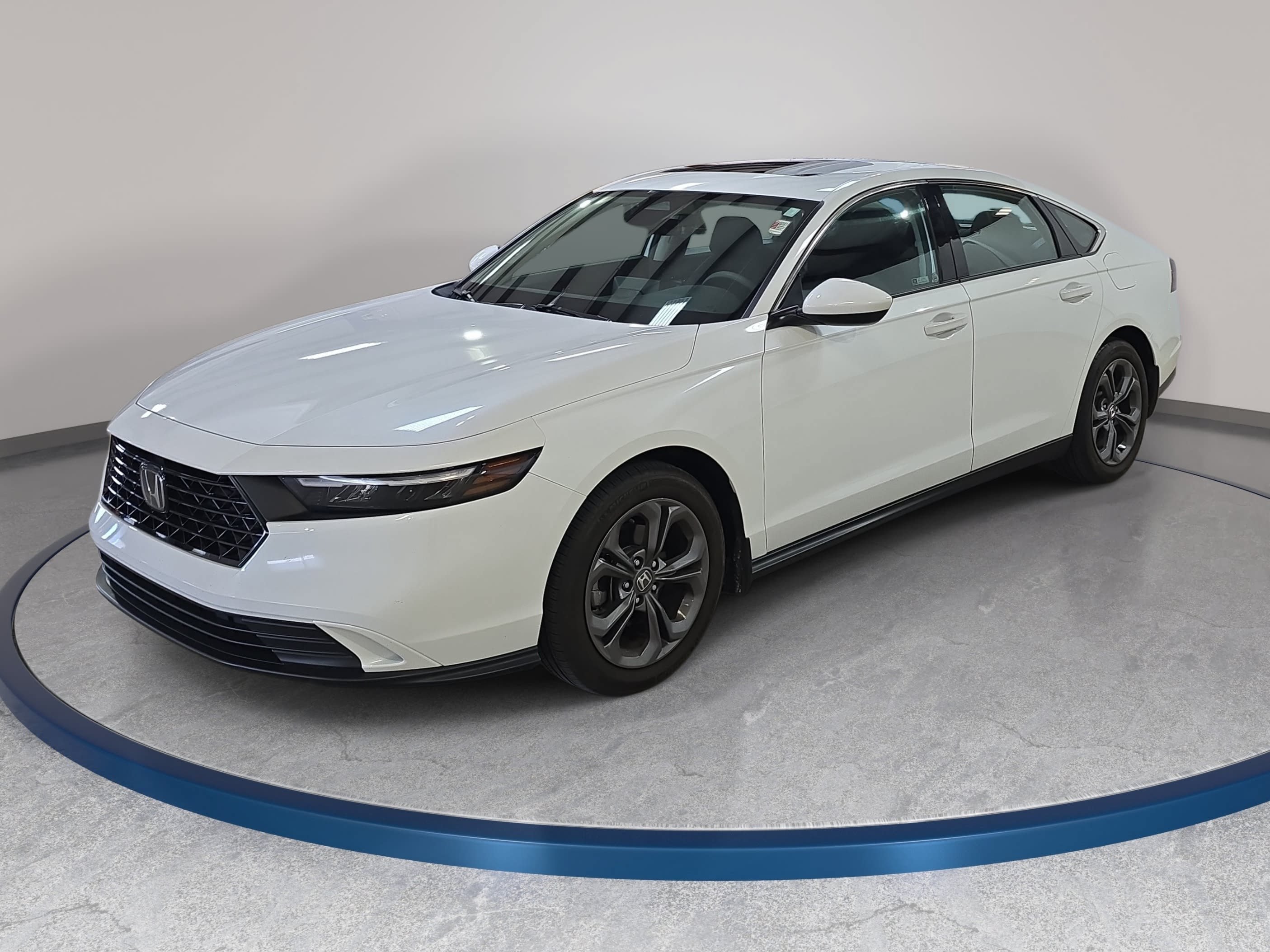 Used 2023 Honda Accord EX image 1