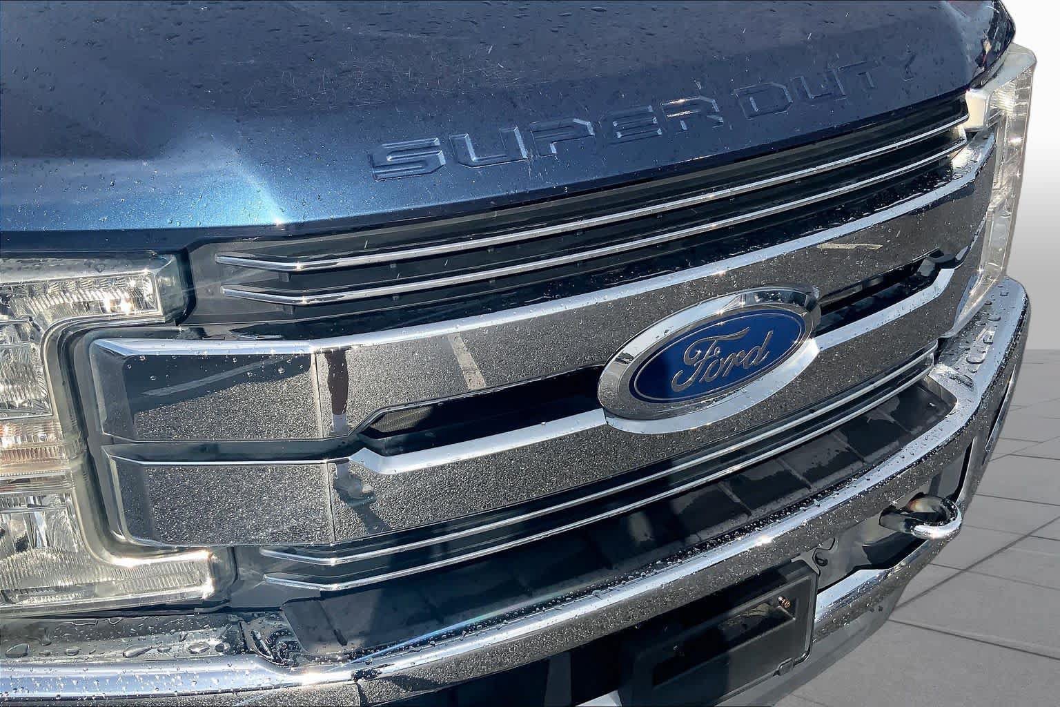 Used 2017 Ford F250 Lariat w/ Lariat Ultimate Package AWD/4WD image 30