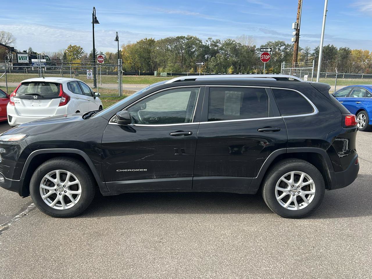 Used 2014 Jeep Cherokee Latitude AWD/4WD image 8