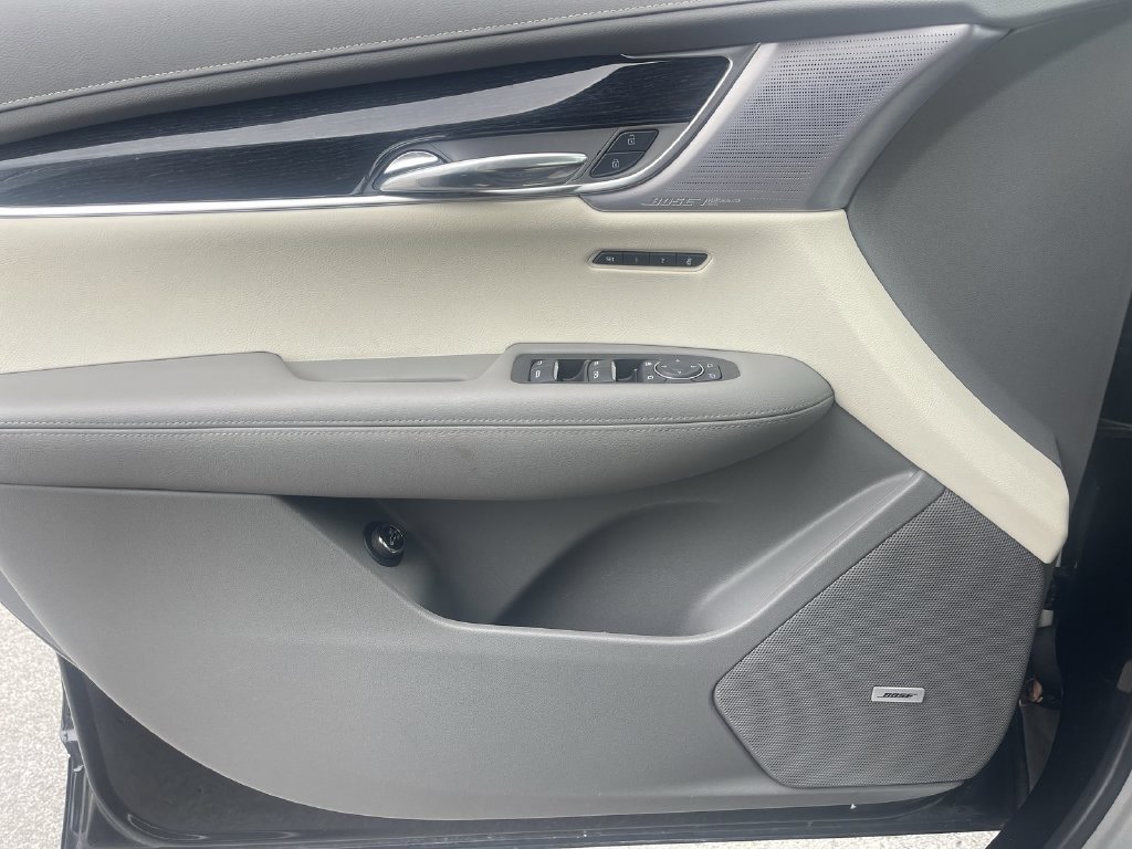 Used 2025 Cadillac XT6 Premium Luxury w/ LPO, Floor Liner Package AWD/4WD image 25