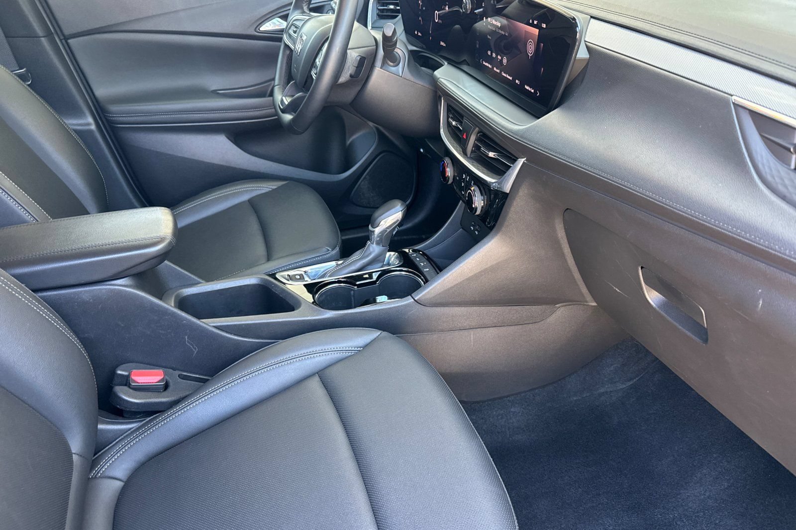 Used 2024 Buick Encore GX Sport Touring AWD/4WD image 16