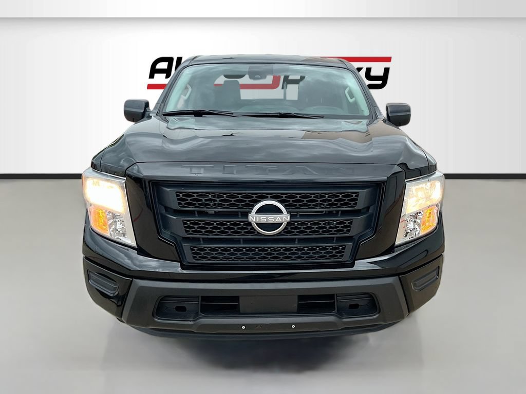 Used 2023 Nissan Titan S w/ S Utility Package RWD image 2