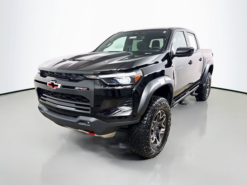 Used 2025 Chevrolet Colorado ZR2 w/ Technology Package AWD/4WD image 3
