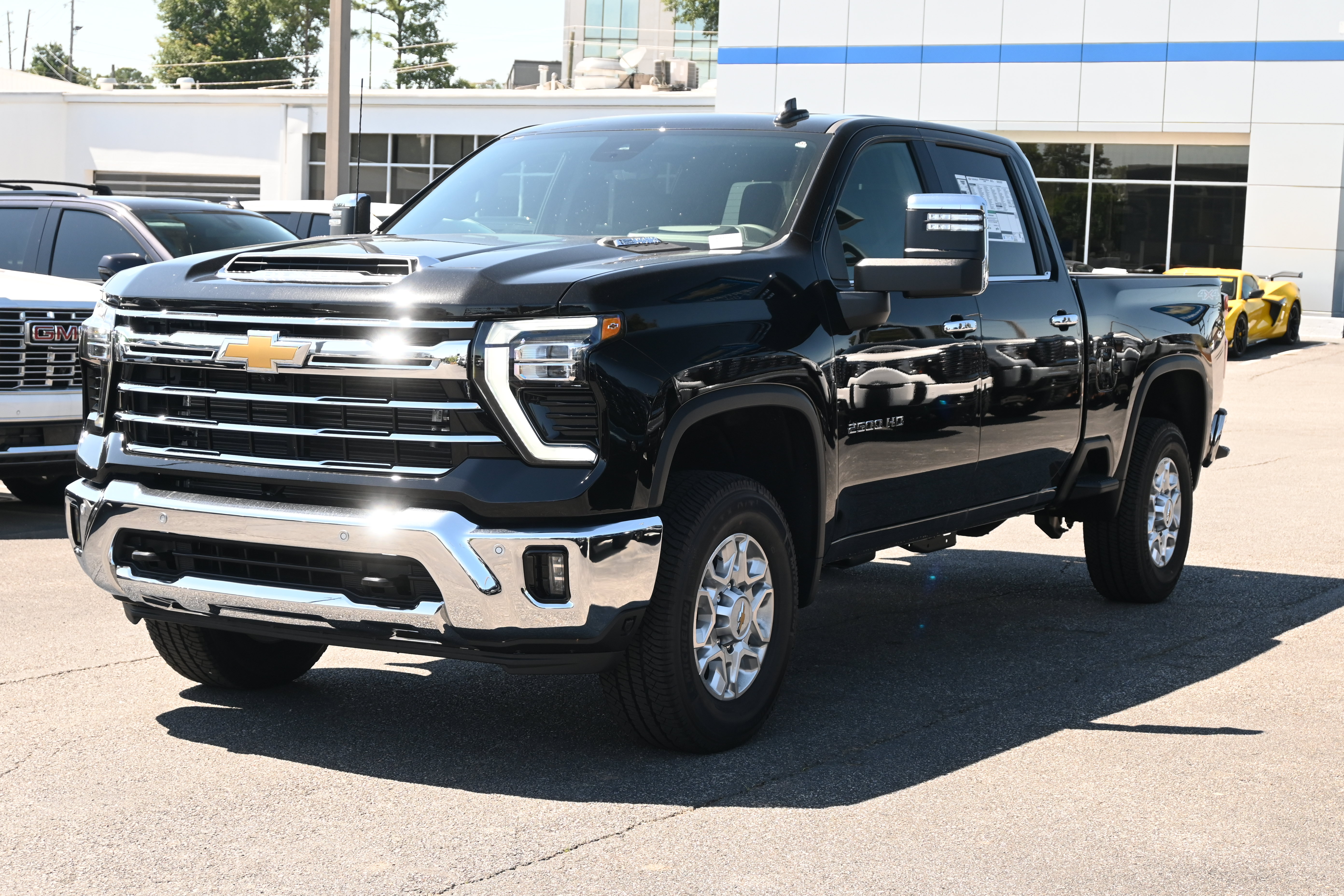 New 2026 Chevrolet Silverado 2500 LTZ w/ LTZ Premium Package AWD/4WD image 5