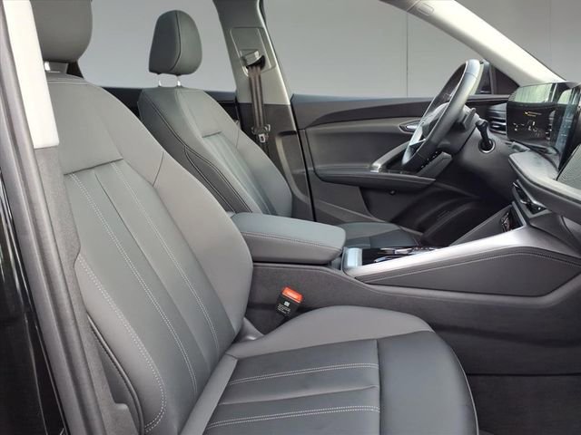 Used 2025 Audi Q5 Premium w/ Convenience Package image 10