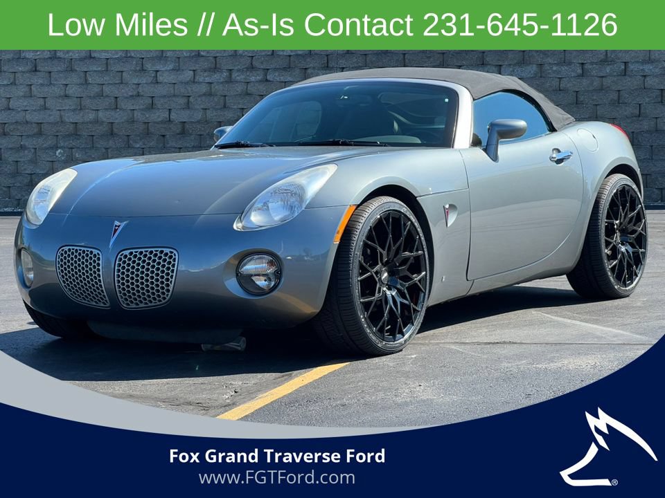 Used 2006 Pontiac Solstice Convertible w/ Premium Package RWD image 1