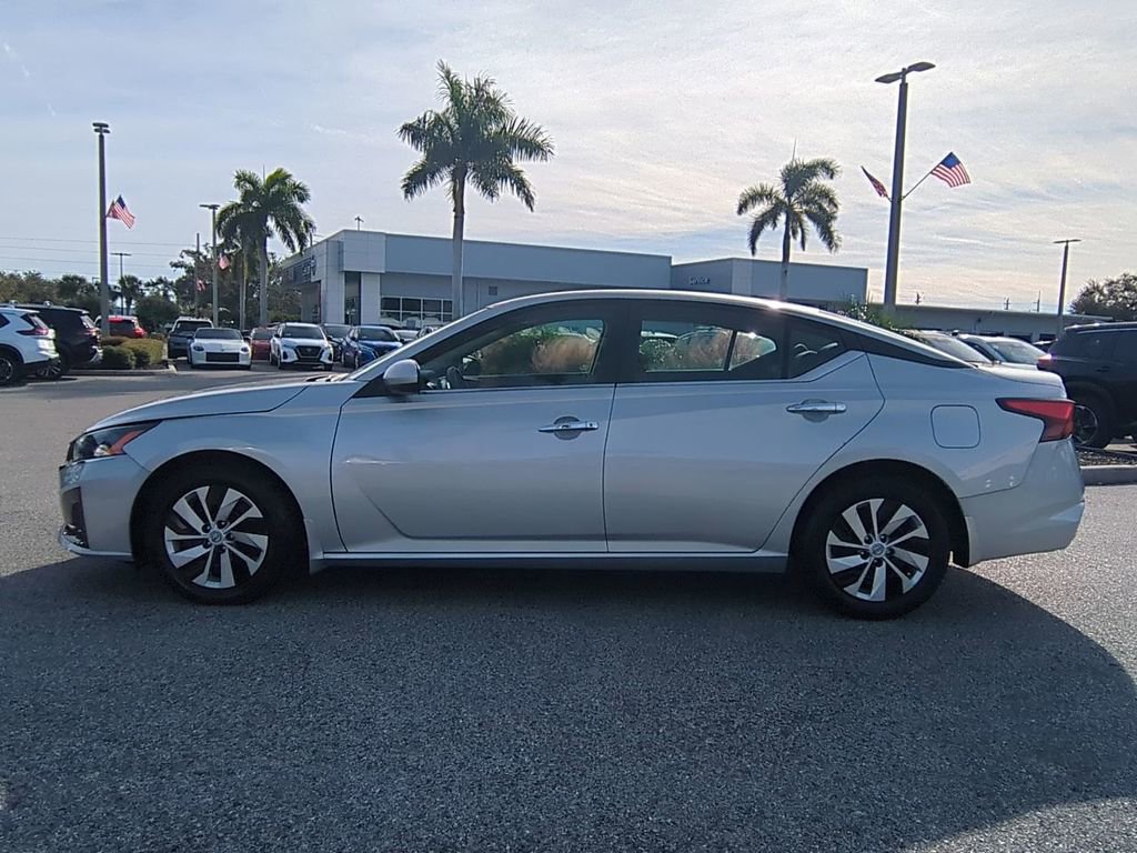 Used 2023 Nissan Altima 2.5 S image 8