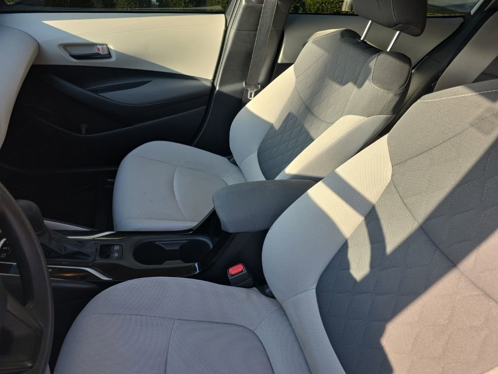 Used 2022 Toyota Corolla LE image 19