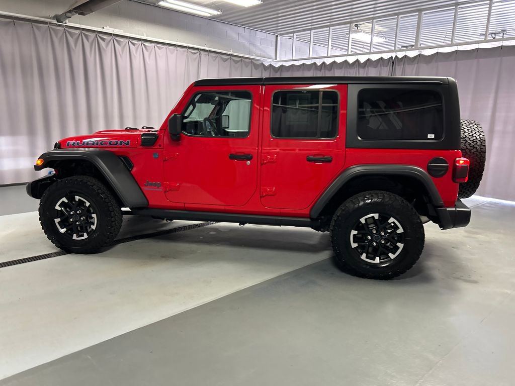 Used 2025 Jeep Wrangler Unlimited Rubicon 4xe w/ Safety Group AWD/4WD image 4
