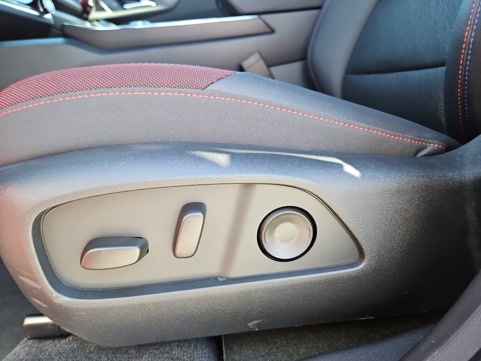 New 2026 Chevrolet Equinox RS w/ Convenience Package III image 12