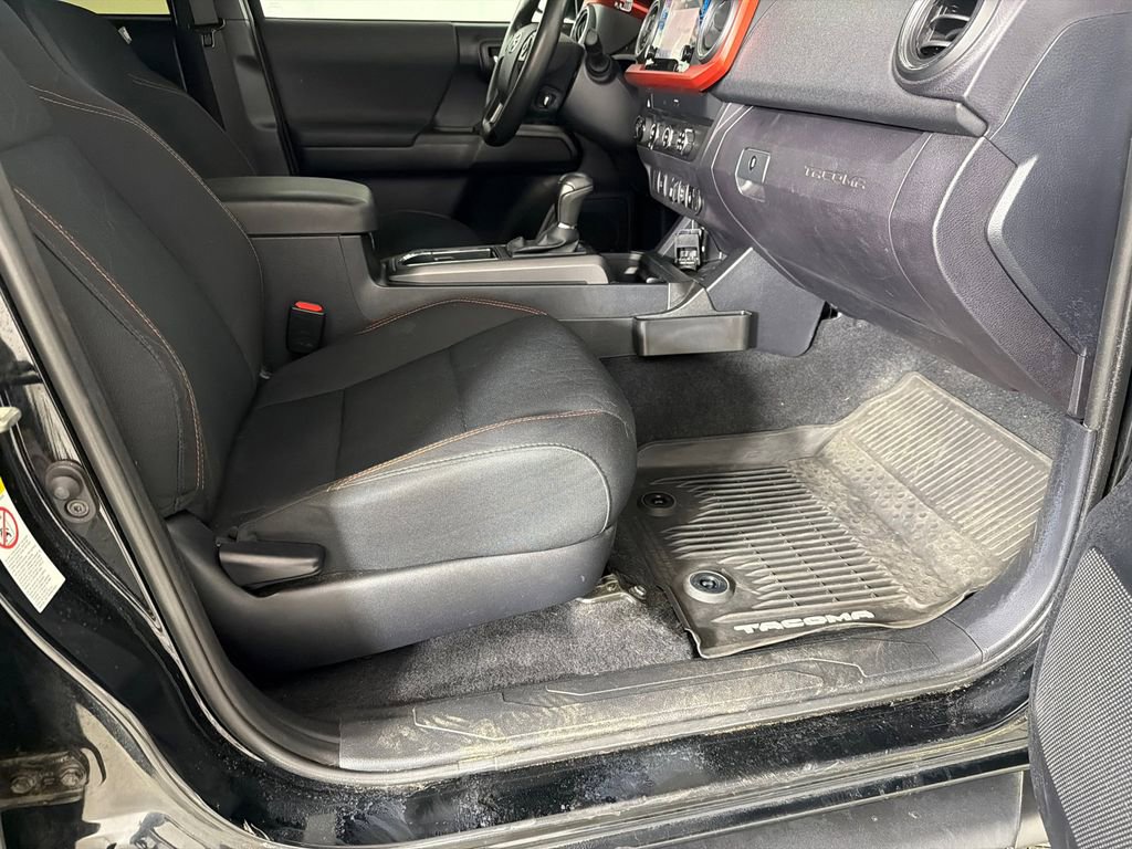 Used 2019 Toyota Tacoma TRD Off-Road image 14
