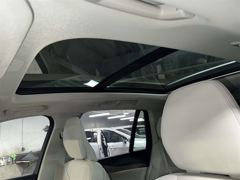 Used 2024 Volvo XC90 B6 Plus w/ Protection Package Premier image 22