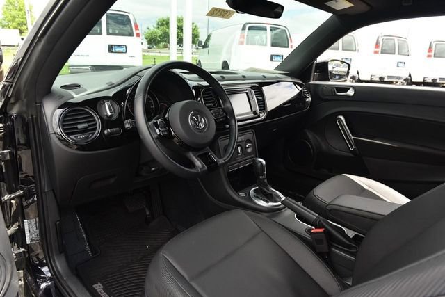 Used 2018 Volkswagen Beetle 2.0T S FWD image 7