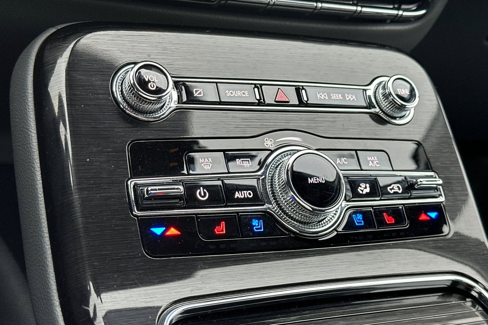 Used 2023 Lincoln Nautilus Reserve w/ Equipment Group 201A image 24