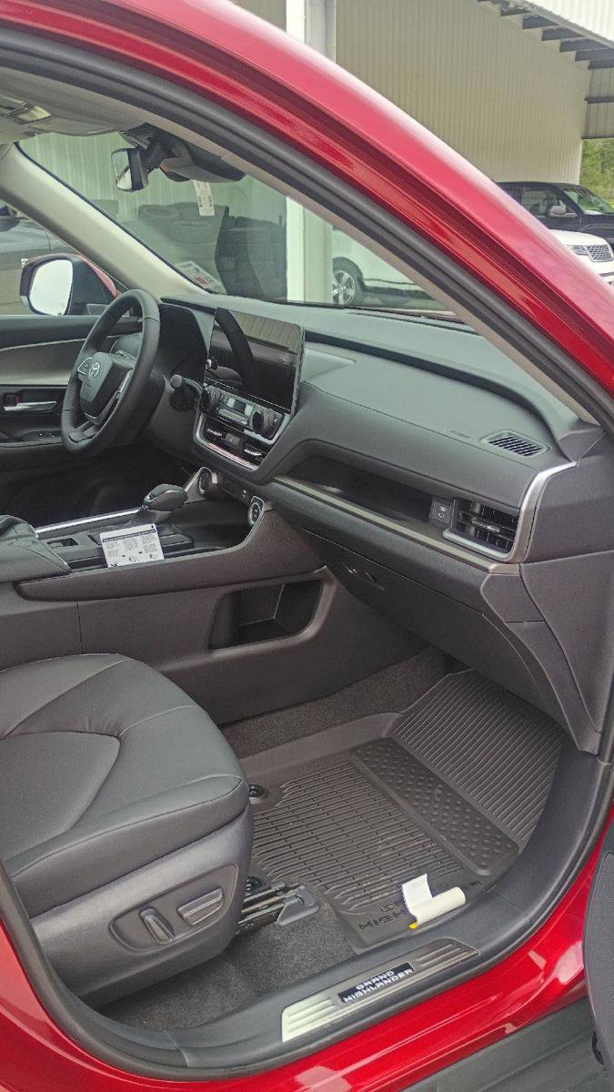 New 2026 Toyota Grand Highlander XLE image 22