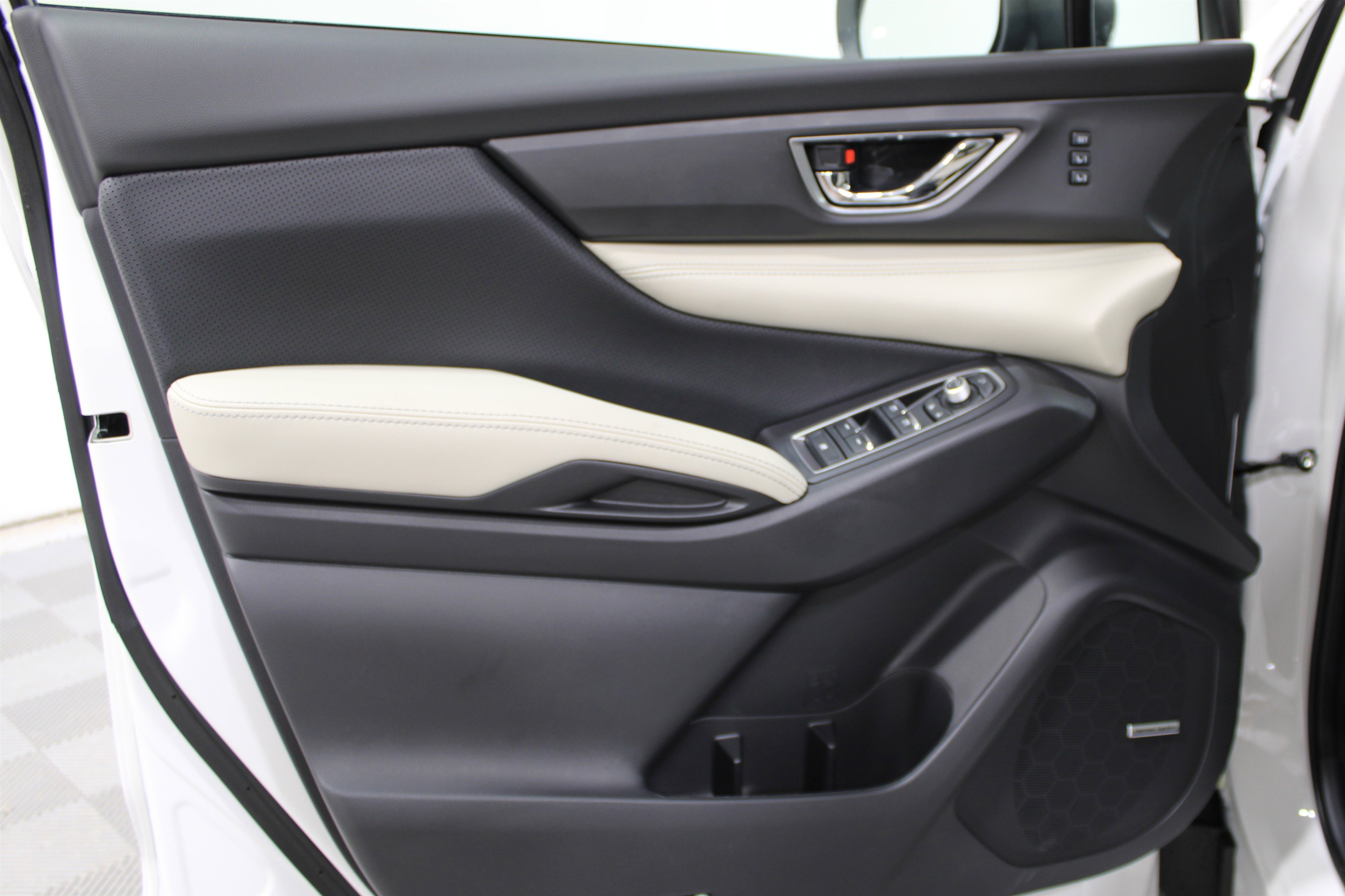 New 2025 Subaru Ascent Limited image 6