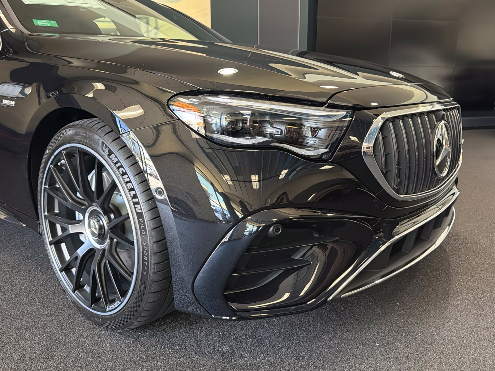 New 2027 Mercedes-Benz E 53 AMG e 4MATIC Sedan image 3