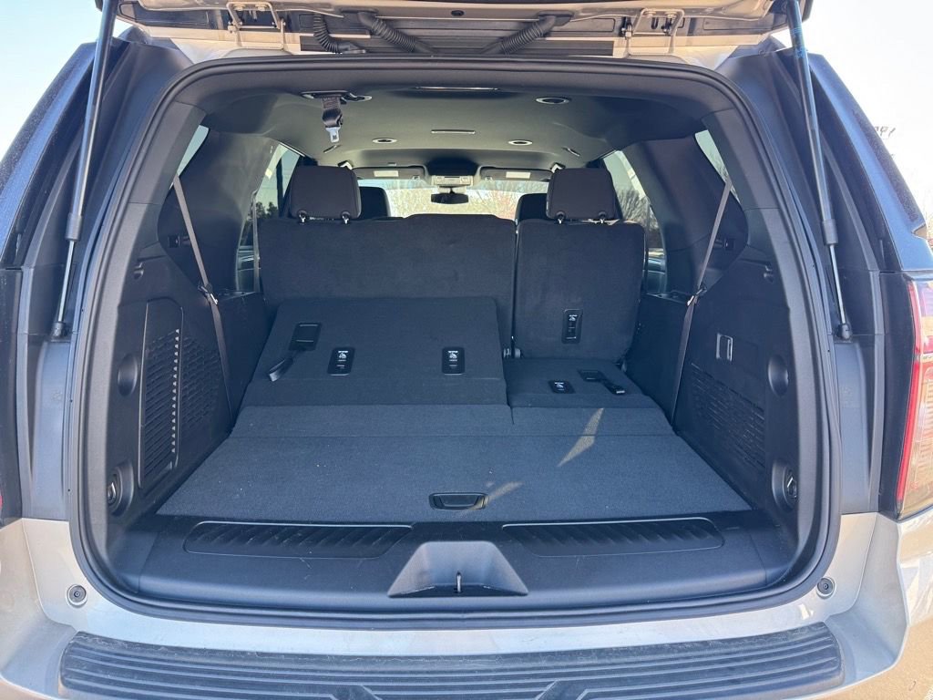 Used 2024 Chevrolet Tahoe LS RWD image 10