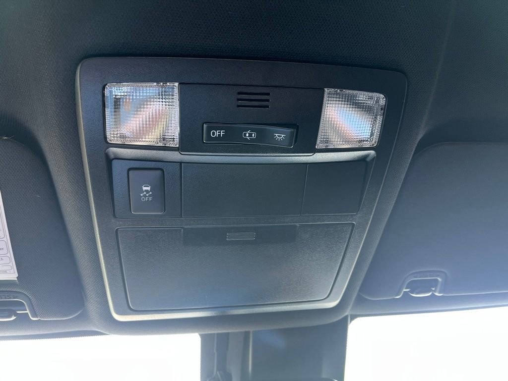Used 2019 Toyota Tacoma TRD Sport AWD/4WD image 35