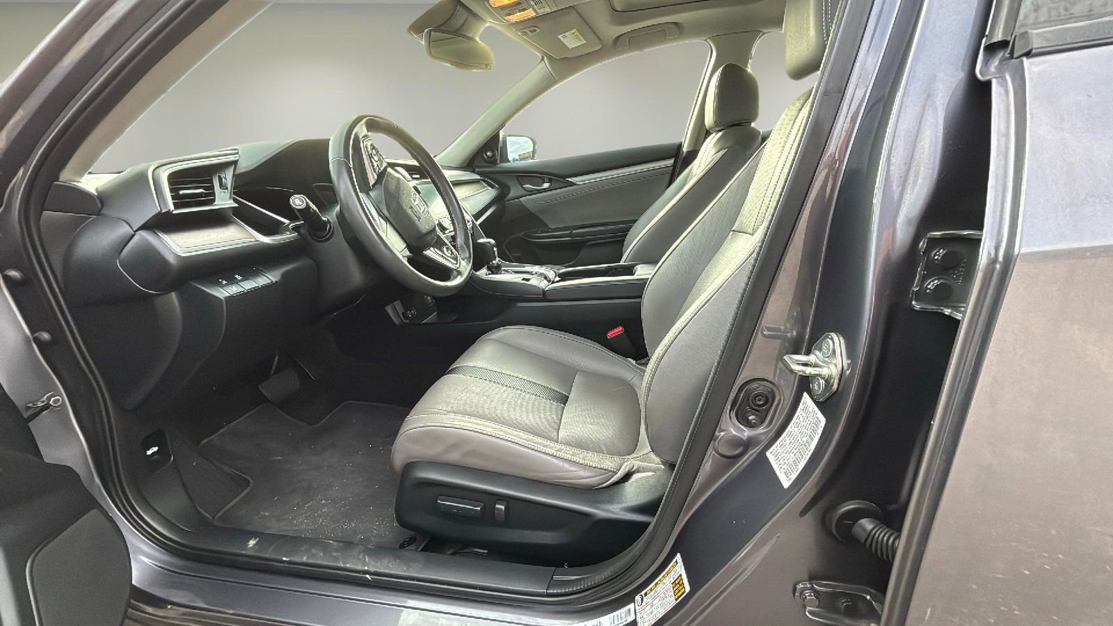 Used 2017 Honda Civic Touring image 14