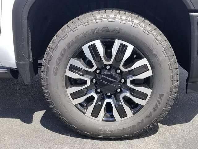 New 2026 GMC Sierra 2500 Denali Ultimate AWD/4WD image 13