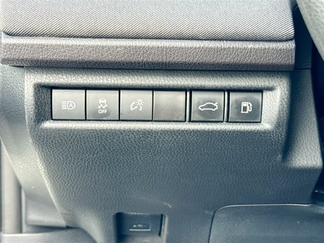 Used 2025 Toyota Camry LE FWD image 11