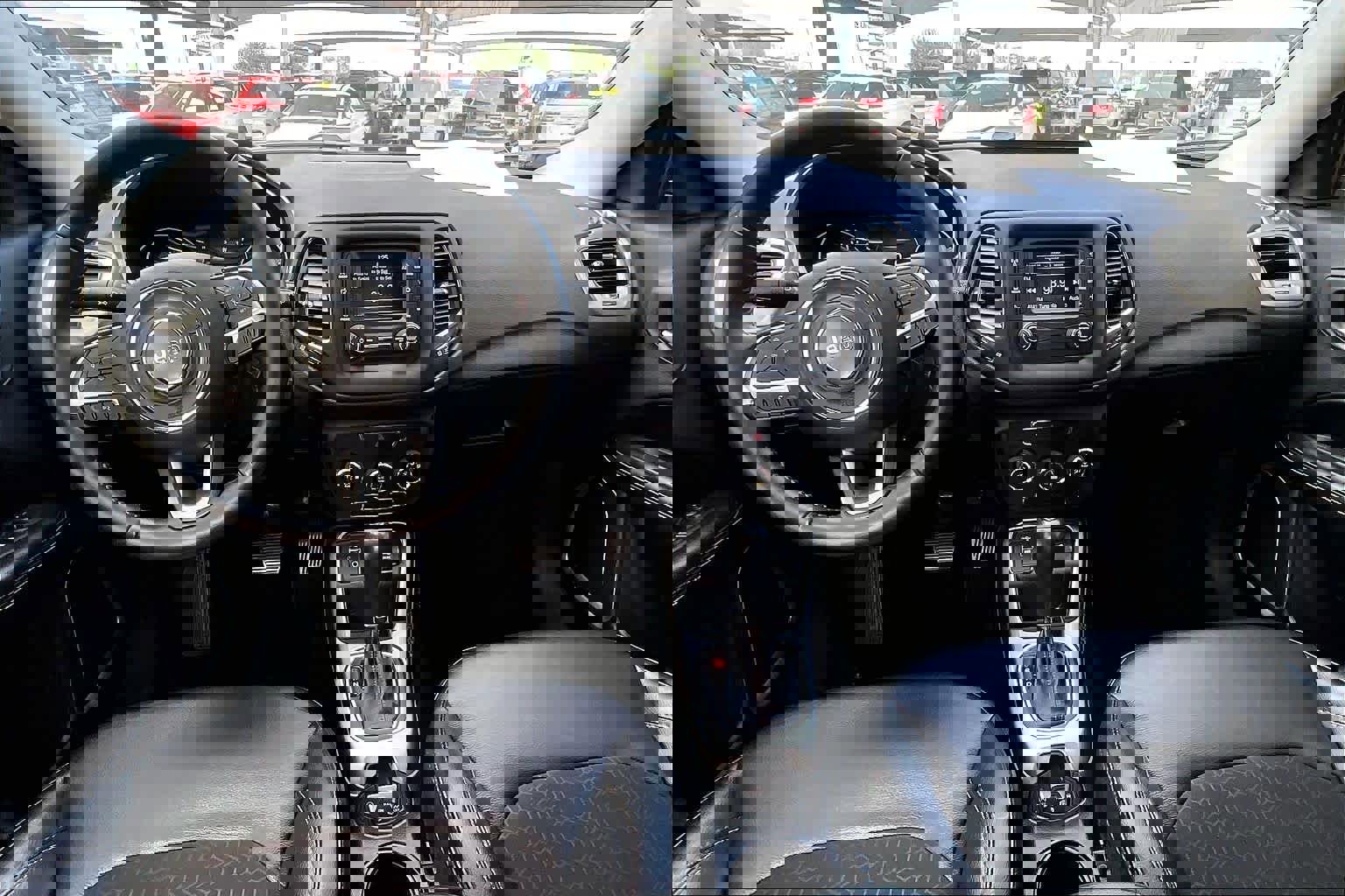 Used 2018 Jeep Compass Latitude FWD image 16