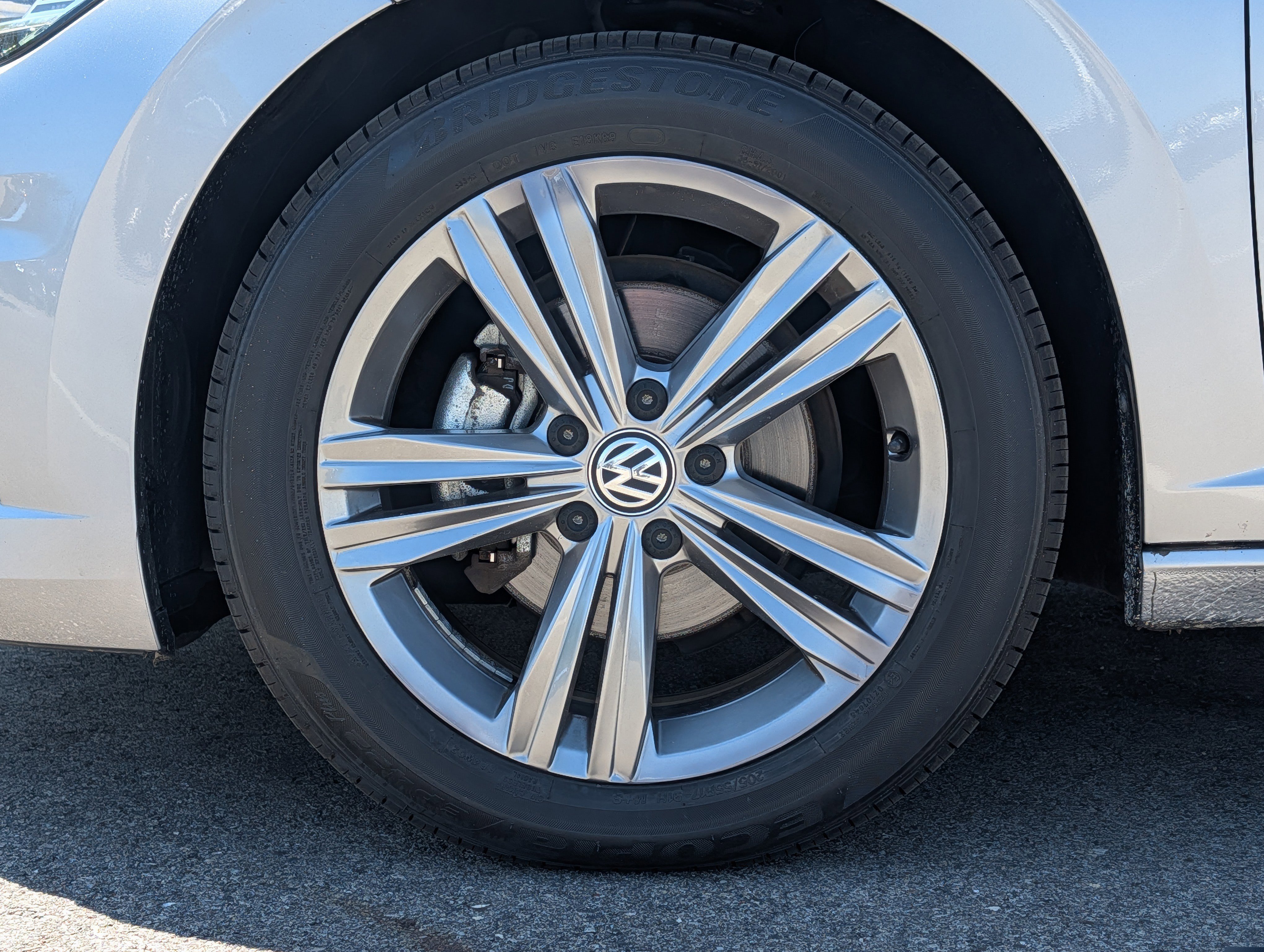 Certified 2021 Volkswagen Jetta R-Line w/ R-Line Cold Weather Package FWD image 15