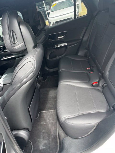 Used 2024 Mercedes-Benz GLC 300 4MATIC image 41