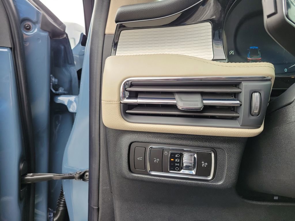 New 2026 Lincoln Corsair Premiere image 22